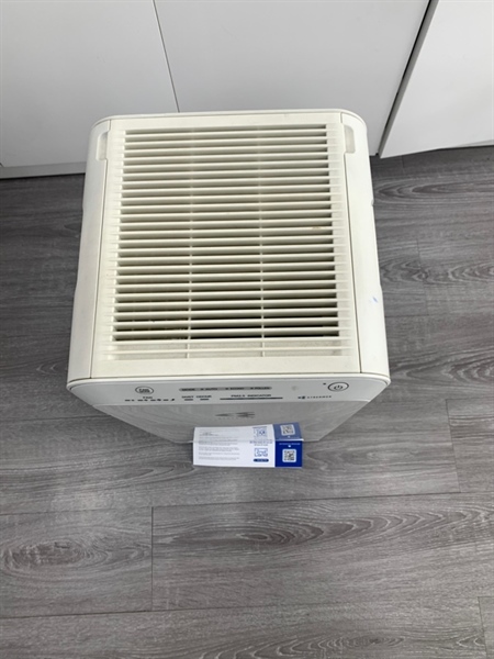Máy lọc không khí Daikin NC400V M6-7 23W - Màu trắng - Ngoại hình: 97% - Body 1