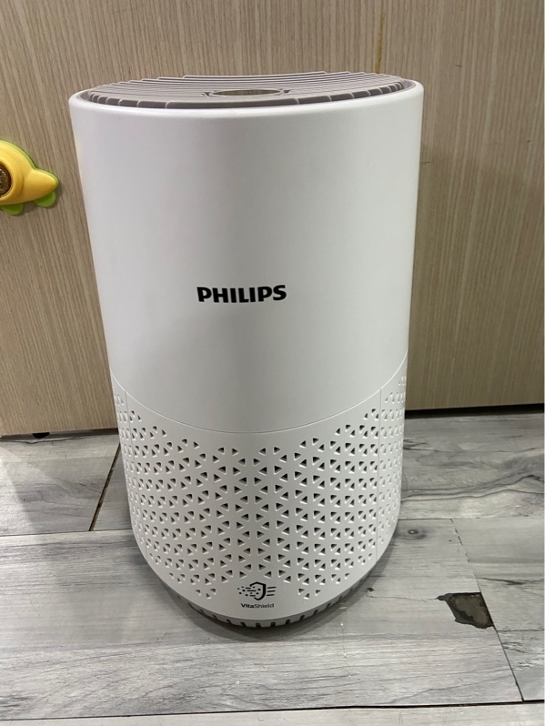 Máy lọc không khí Philips AC0650/10 - Màu trắng - Ngoại hình: 97.5% - Lõi lọc cần thay thế - Kèm nguồn