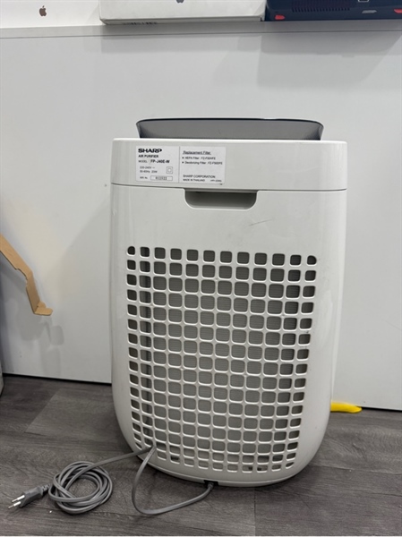 Máy lọc không khí Sharp FP-J40E-W - Màu trắng - Ngoại hình 97% - Trầy mặt trước 2 lõi - Body 2