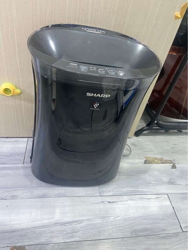 Máy lọc không khí và bắt muỗi Sharp FP-GM50E-B - Màu Đen - Ngoại hình: 97% - Lọc bụi nhiều- Body