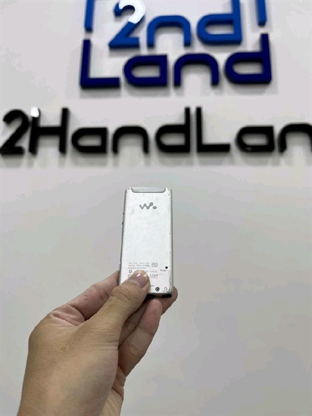 Máy nghe nhạc MP3 kỹ thuật số Sony Walkman NW S774 - 8GB - Màu bạc - Ngoại hình 97% - Kèm dây sạc 1