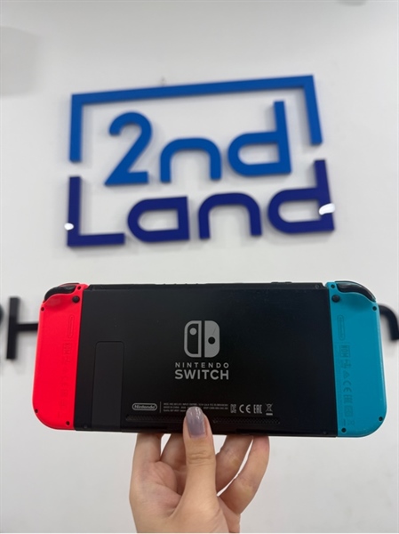 Máy Nintendo Switch V2 - Đã hack - Màu đen - Ngoại hình 97% - màn ám hồng , màn trầy nhiều - Box , 1 dock ,1 sạc , 1 hdmi , 1 straps ,1 grip lớn 3