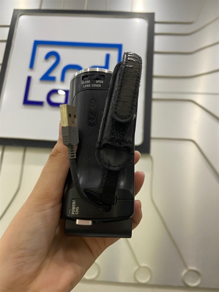 Máy quay cầm tay Handycam Sony HDR-CX220 - Màu đen - Ngoại hình: 98% - Màn ám vàng - Kèm 1 pin + thẻ nhớ 8GB + dây sạc + HDMI 1