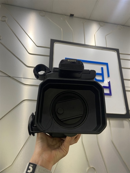 Máy quay Film Sony HXR-NX100 - Màu đen - Ngoại hình: 97% - Màn trầy dăm - Kèm 1 pin + sạc 1