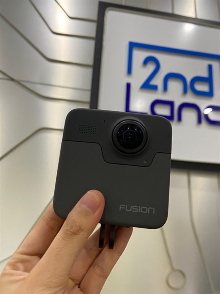Máy quay Gopro Fusion 360 - Màu đen - Ngoại hình: 98% - Kèm túi + 2 pin 1
