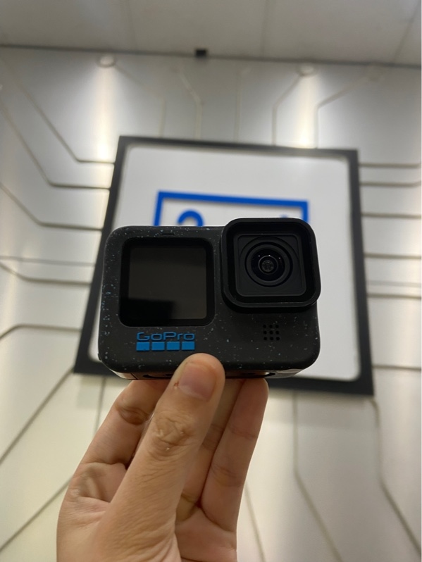 Máy quay GoPro Hero 12 - Màu đen - Ngoại hình: 97% - Màn xước, nút nguồn lún - Kèm 1 pin phồng, tripod