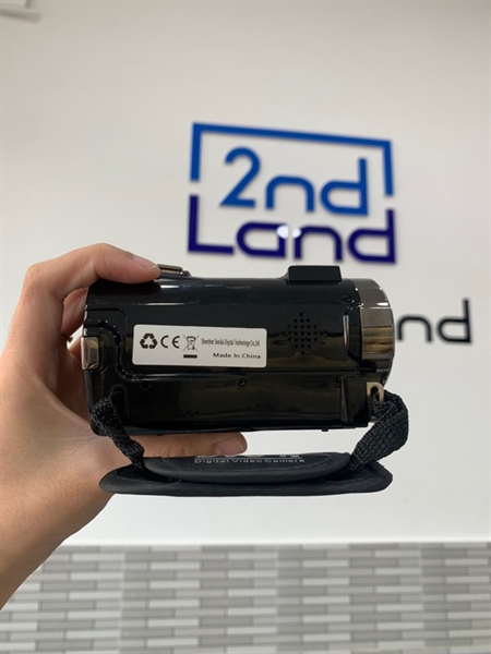 Máy quay phim Andoer HDV-534KM - Màu đen - Ngoại hình: 98% - Viền ám vàng - Body, kèm pin + sạc 2