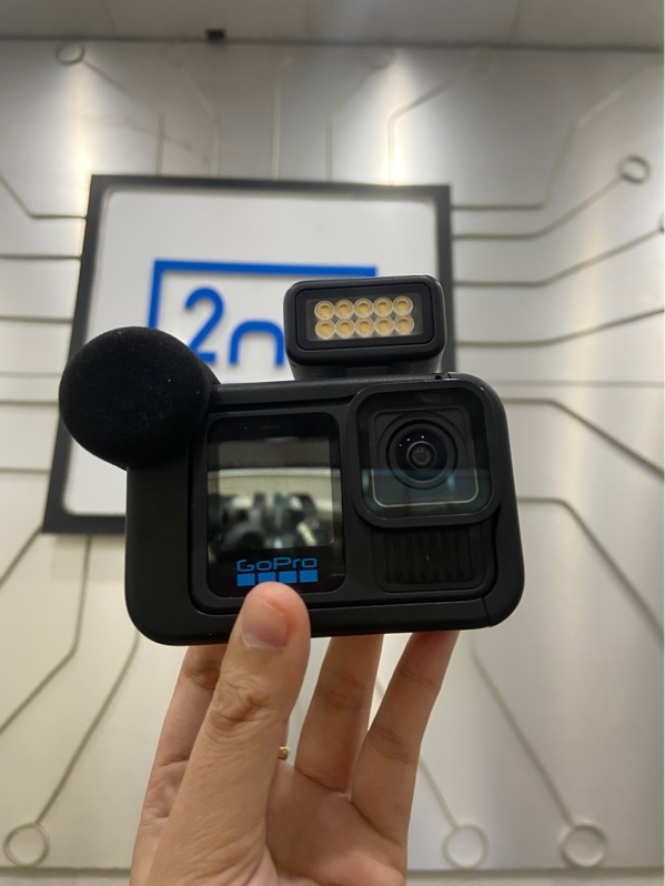 Máy quay phim hành trình GoPro Hero 13 - Màu đen - Ngoại hình: 97% - Xước nhẹ chân, lọc âm rách nhẹ - Kèm Case, lọc âm, flash, 1 pin