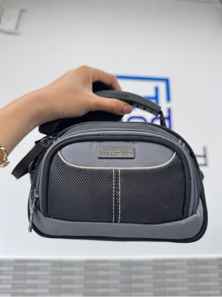 Máy quay phim Sony Handy Cam HDR-XR100 - Ngoại hình 98% - Màn hình rộp - Kèm pin, sạc, túi