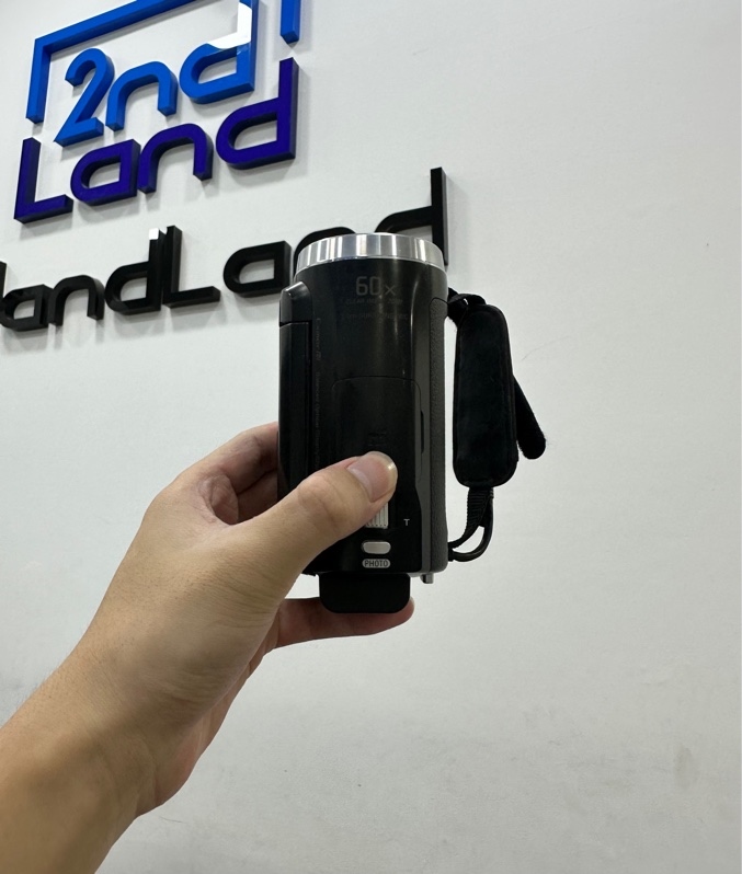 Máy Quay Phim Sony Handycam HDR-PJ675 - Màu đen - Ngoại hình 97% - Lens bụi mốc, chụp có đốm, màn có nhiều pixel đỏ, màn ám vàng - Kèm 1 Pin
