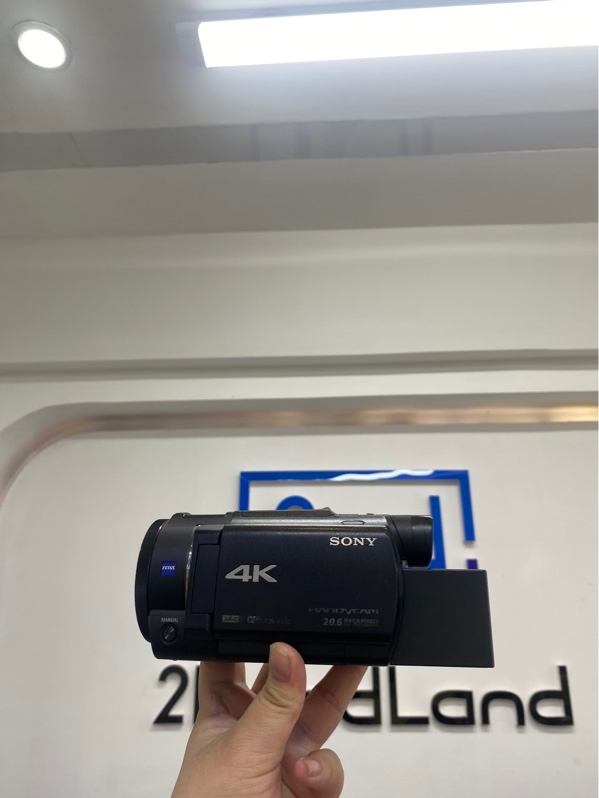 Máy quay Sony Handycam FDR-AX33 - Màu đen - Ngoại hình 97% - nứt đáy vỏ - Kèm sạc, 1 pin zin, 1 pin lô, túi, thẻ nhớ 64gb