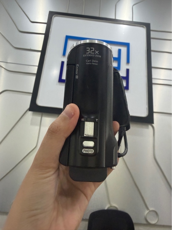 Máy quay Sony Handycam HDR-CX230 - Màu đen - Ngoại hình: 97% - Lens bụi, màn liveview ám vàng - Kèm sạc