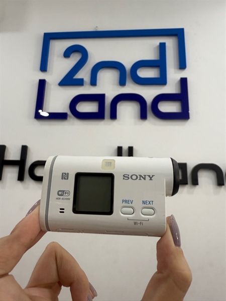 Máy quay Sony HDR-AS100V - Màu trắng - Ngoại hình 98% - Kèm sạc , thẻ nhớ 8GB , 1 pin , 1 khung tay cầm AKA-LU1 2