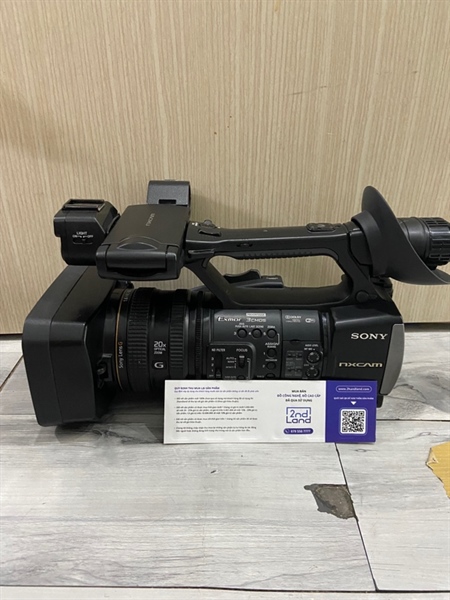 Máy quay Sony HXR-NX3 - Màu đen - Ngoại hình: 97% - Trầy xước nhẹ, phai màu nhẹ - Kèm túi + 2 pin + dây + dock sạc
