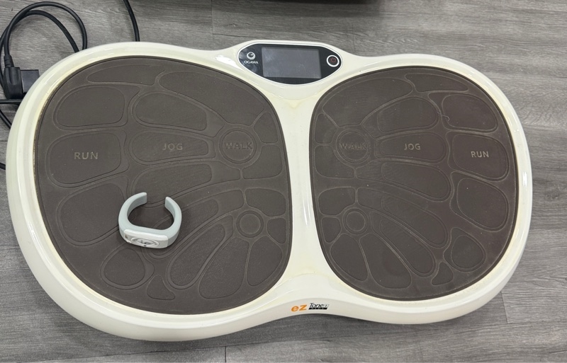 Máy rung massage toàn thân Ogawa Eztone Plus-OE-0968 - Màu trắng - Ngoại hình 97% - Ố vàng - Kèm nguồn , điều khiển