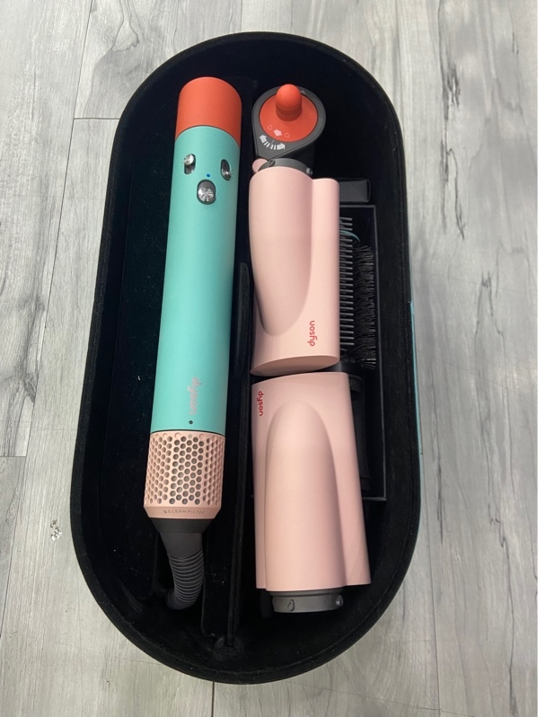 Máy Sấy Dyson Airwap Multi-Styler - Phiên bản màu Ceramic Pop - Ngoại hình: 98% - Kèm túi + đủ phụ kiện