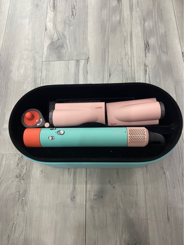 Máy Sấy Dyson Airwap Multi-Styler - Phiên bản màu Ceramic Pop - Ngoại hình: 98% - Kèm túi + đủ phụ kiện