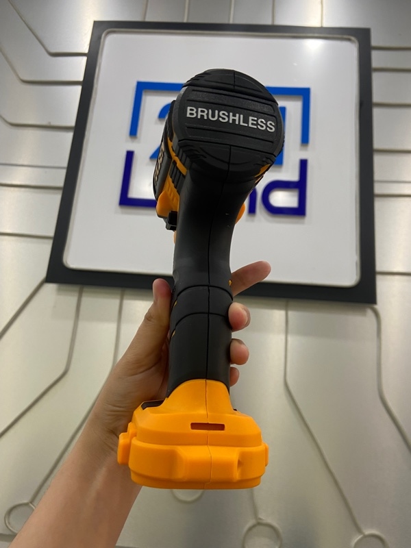 Máy siết bu lông Tolsen 87256 - Màu vàng - Ngoại hình: 98% - Kèm pin tolsen mp20v 4.0Ah 87474