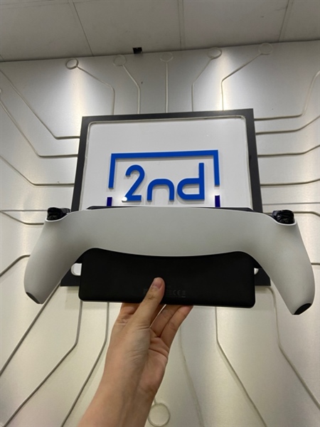Máy tay cầm PS5 PlayStation Portal - Màu trắng - Ngoại hình: 98% - Kèm túi + dây kết nối 1