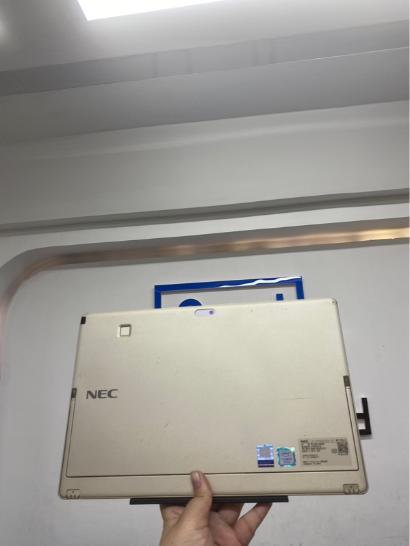 Máy tính bảng NEC-VICT 12SS96 nội địa Nhật - i5-7y54 - 8/256SSD - Màu bạc - Pin 77% - Ngoại hình 98% - Loa nhỏ, màn ám xanh, phản quang, cam hư - Kèm sạc, phím