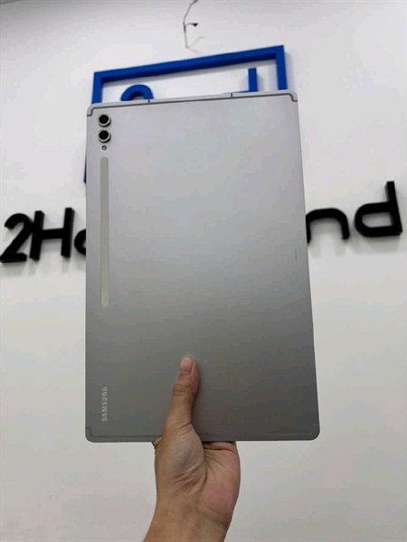 Máy tính bảng Samsung Galaxy S10 Ultra SM-X920 - Quốc tế - 12/256GB - Bản wifi - Pin ổn - Màu bạc - Ngoại hình 99% - Còn dán màn hình , viền dán nilong - Fullbox