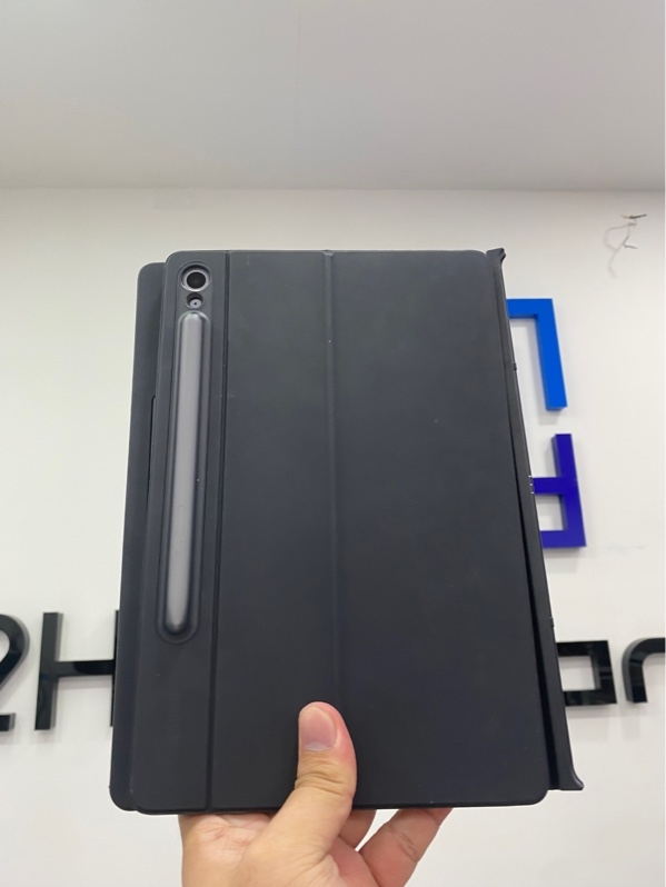 Máy tính bảng Samsung Galaxy Tab S10 FE - Bản Wifi - Exynos 1580 - Ram 8/128GB - Màu đen - Ngoại hình: 98% - Kèm Box + Bao da bàn phím + Bút