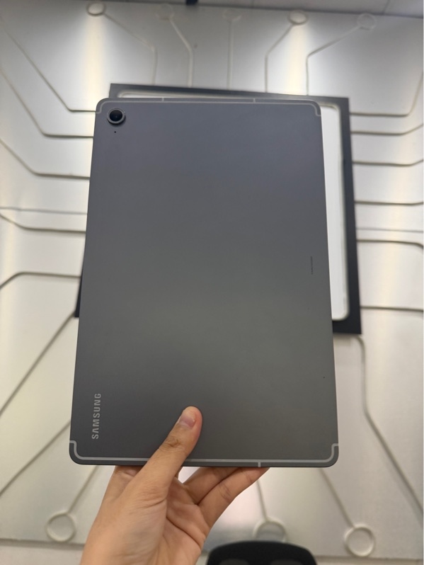 Máy Tính Bảng Samsung Galaxy Tab S10 FE - Chip Exynos 1580 - Ram 8/128GB - Màu xám - Ngoại hình: 98% - Màn xước - Kèm Box + bút