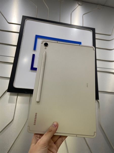 Máy tính bảng Samsung Galaxy Tab S9 - SM-X710 - Ram 8/128GB - Bản Wifi - Màu trắng - Ngoại hình: 98% - Đầu bút mòn - Kèm bút