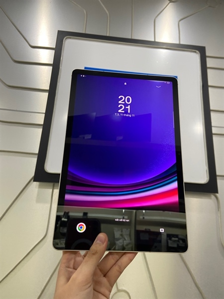 Máy tính bảng Samsung Galaxy Tab S9 - SM-X710 - Ram 8/128GB - Bản Wifi - Màu trắng - Ngoại hình: 98% - Đầu bút mòn - Kèm bút 2