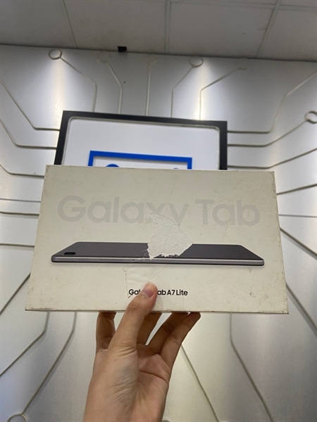 Máy tính bảng Samsung Tab A7 Lite - Ram 3/32GB - Màu xám - Ngoại hình: 97% - Màn trầy nhẹ - Kèm Box