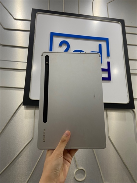 Máy tính bảng Samsung Tab S8 - 5G - Ram 8/128GB - Màu bạc - Ngoại hình: 97% - Mặt lưng xước, cấn sườn 2 góc - Body - Kèm bút + bao da bàn phím liệt nút số 1