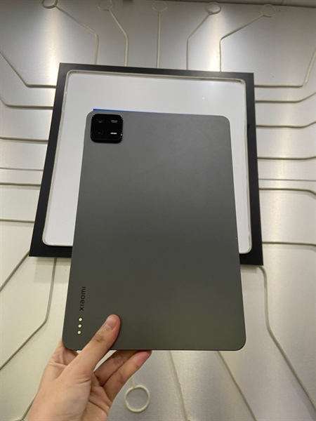 Máy tính bảng Xiaomi Pad 6 Pro - Snapdragon 8 Plus Gen 1 - 144hz - AnDroid 13 - Ram 8/128GB - Pin tốt - Hàng nội địa - Màu đen - Ngoại hình: 97% - Viền xước li ti, màn ám hồng - Kèm Box
