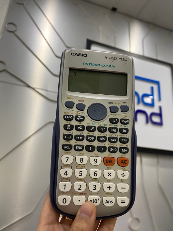 Máy tính Casio Fx-570ES Plus - Màu xanh - Ngoại hình: 97% - Nhiều điểm chết pixel - Body