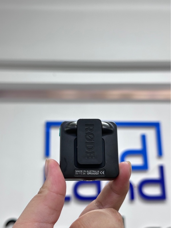 Mic ghi âm không dây Rode Wireless Go II (2TX + 1RX) - Màu đen - Ngoại hình 98% - 4 bông của mic - Kèm túi, dây 3.5, 4 miến bông đệm của mic
