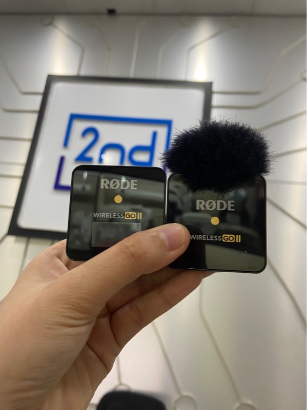 Mic Rode Wireless Go II - 2TX + 1RX - Màu đen - Ngoại hình: 98% - Thiếu dây 3.5 và cáp sạc - Kèm túi đựng