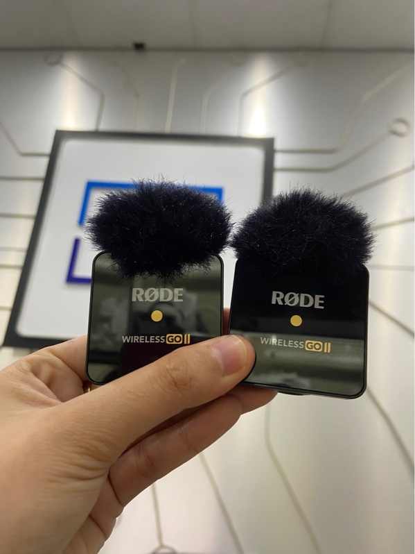 Mic Rode Wireless Go II - 2TX + 1RX - Màu đen - Ngoại hình: 98% - Thiếu dây 3.5 và cáp sạc - Kèm túi đựng