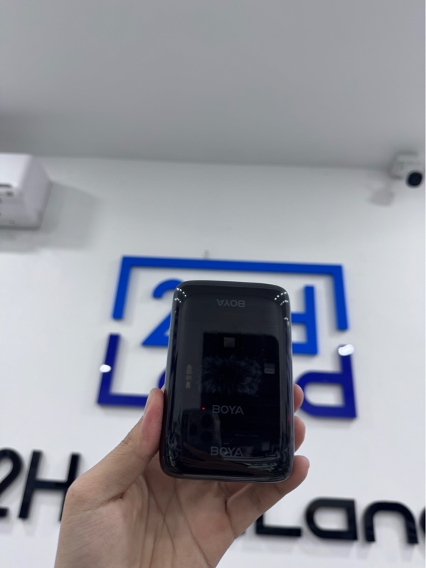 Mic thu âm Boya Link-cc - Màu đen - Ngoại hình 97,5% - Case xước nhẹ - Kèm case sạc, 2 mic, 1 đầu chuyển type C, 1 đầu lightning, 1 đầu 3.5mm, bông lọc gió
