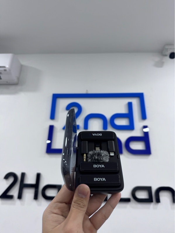 Mic thu âm Boya Link-cc - Màu đen - Ngoại hình 97,5% - Case xước nhẹ - Kèm case sạc, 2 mic, 1 đầu chuyển type C, 1 đầu lightning, 1 đầu 3.5mm, bông lọc gió