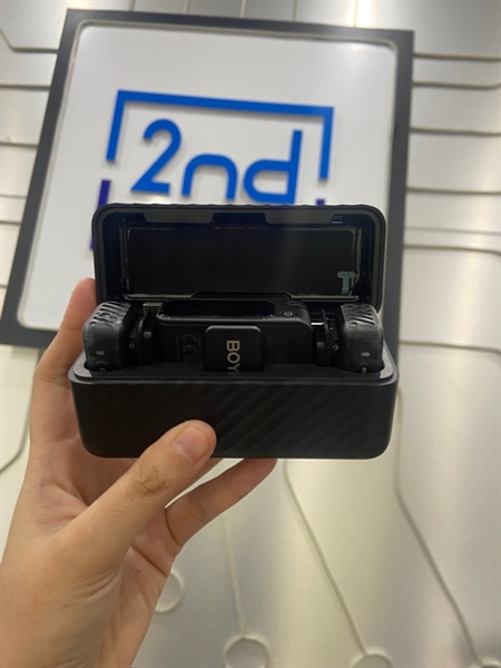 Mic thu âm Boyamic 2-02 - 1RX 2TX - Màu đen - Ngoại hình: 98% - Kèm 2 nam châm, 1 adapter type c, dock sạc, túi vải 2