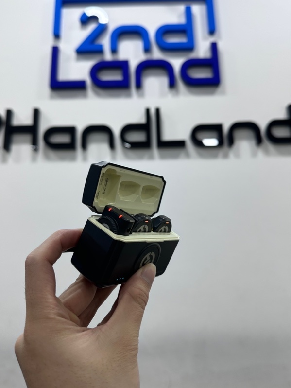 Mic Thu Âm Không Dây HOLLYLAND LARK M2 Duo TypeC - Màu xanh - Ngoại hình 97% - Đầu thu bị trầy cấn, hở - Kèm 1 RX + 2 TX + Hộp sạc