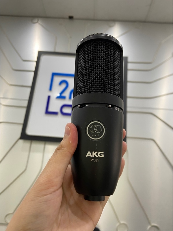 Micro AKG P120 - Màu đen - Ngoại hình: 97% - Kèm dây kết nối