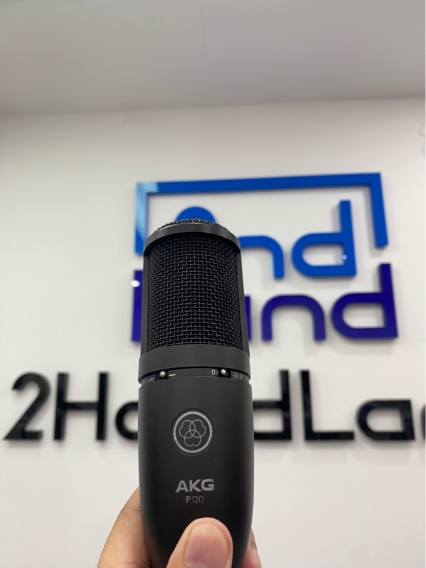 Micro AKG P120 - Màu đen - Ngoại hình: 97% - Kèm dây kết nối