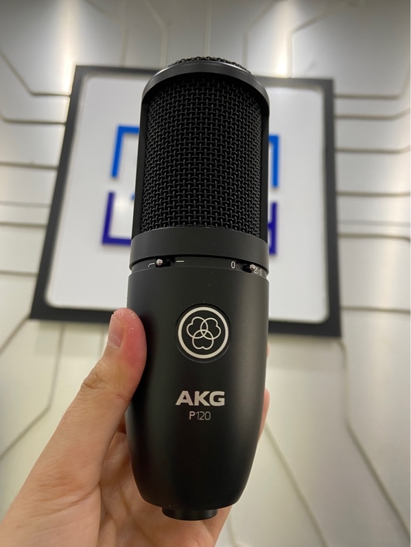 Micro AKG P120 - Màu đen - Ngoại hình: 98% - Kèm dây kết nối , chân đế