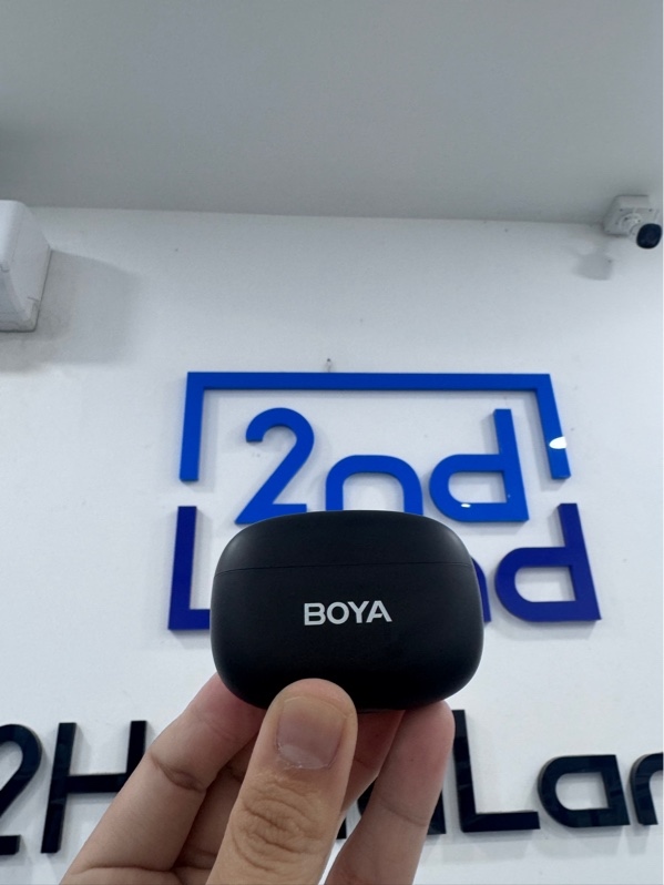 Micro BOYA mini - 2 đầu thu Lightning, type-C - Màu đen - Ngoại hình 98% - Xước nhẹ - Kèm dây, sạc, túi đựng