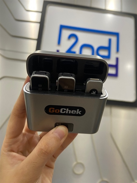 Micro Gocheck D02 Ultra - Lightning - Màu xám - Ngoại hình: 98% - Kèm Box + sạc 1