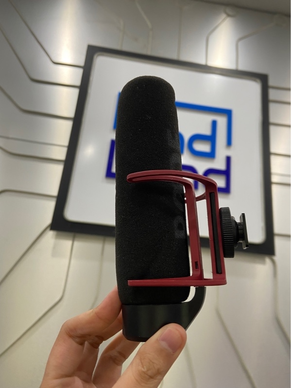 Micro hướng thu Shotgun Rode Video Mic Go - Màu đen - Ngoại hình: 97% - Xước thân - Kèm dây Mic