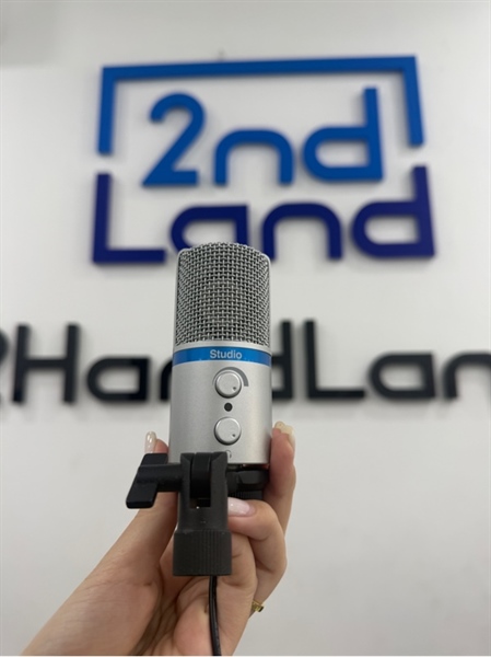 Micro IK Irigmic Studio - Màu bạc - Ngoại hình 97% - Mic trầy cấn - Kèm Box , dây kết nối 2
