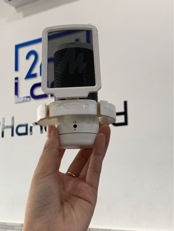 Micro Maono DGM20 - Màu trắng - Ngoại hình: 97% - Xước , ố nhiều - Kèm Arm + Dây nguồn