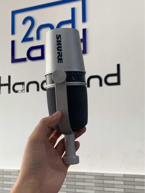 Micro podcast shure mv7-S - Màu xám - Ngoại hình: 98% - Box + dây 6 ly