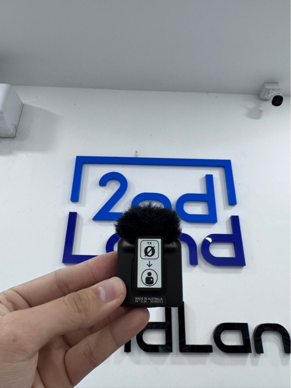 Micro Rode Wireless Me - Màu đen - Ngoại hình 97% - Trầy xước - Kèm 1 dây C-C, C-Lightning, 2 dây kết nối 3.5mm, 1 TX, 1RX